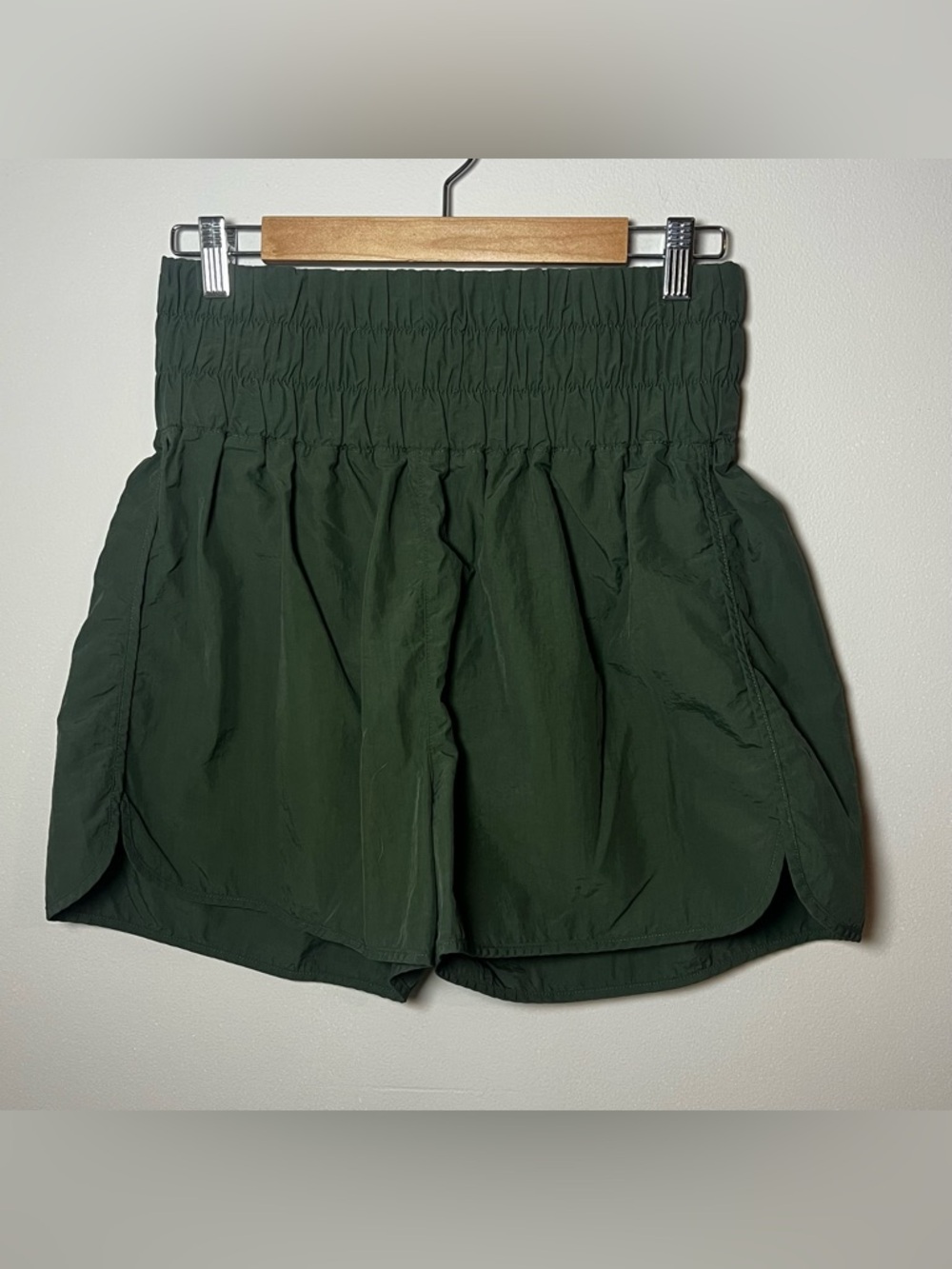 Zenana Casual Windbreaker Smocked Waistband Shorts Women’s XL Running Active Gym